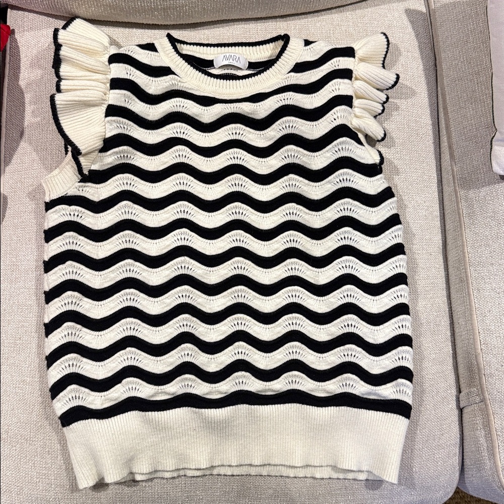 Wave Pattern Sleeveless Sweater with Ruffle Sleeves